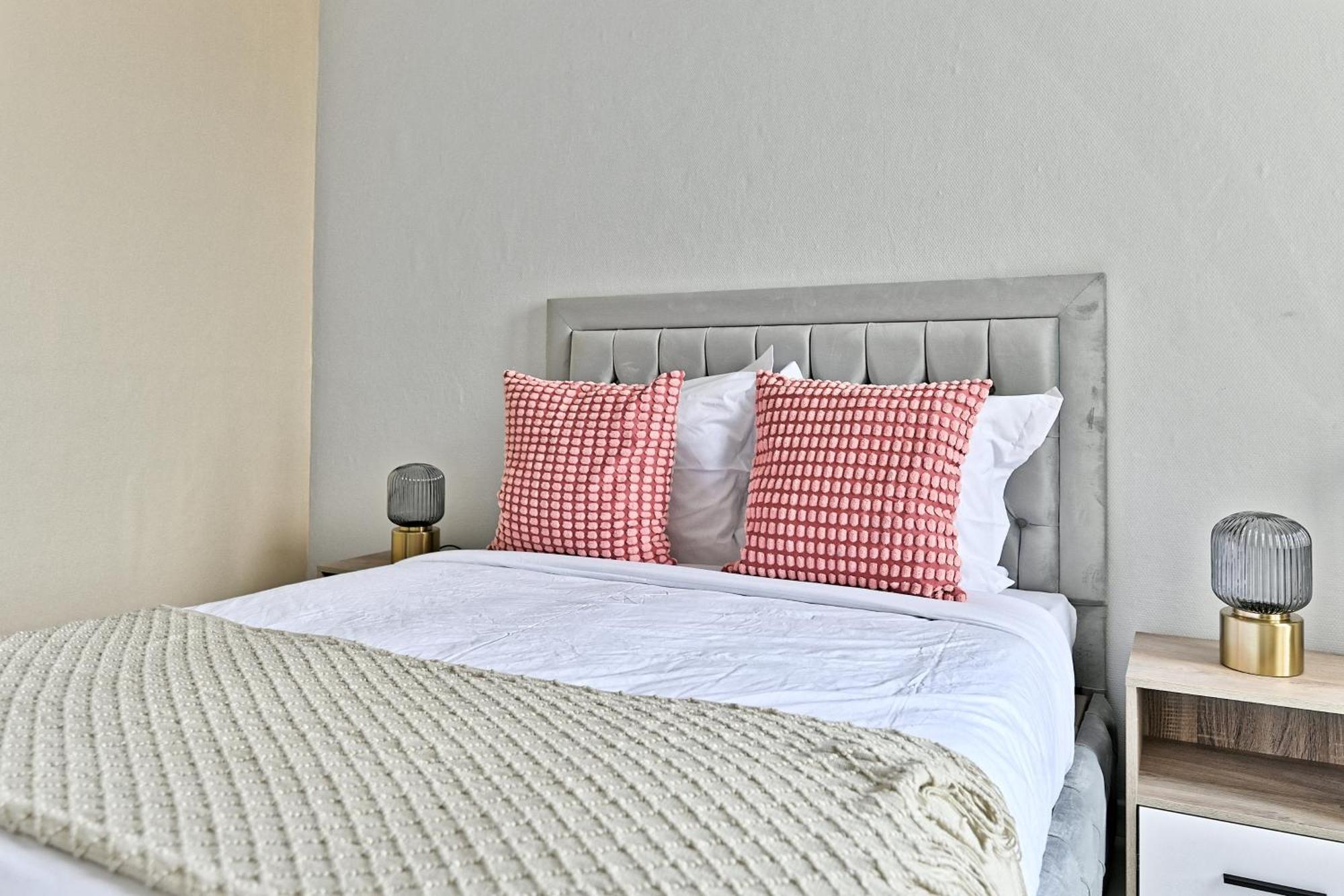 Appartement Paisible Et Moderne - Gagny Exteriör bild